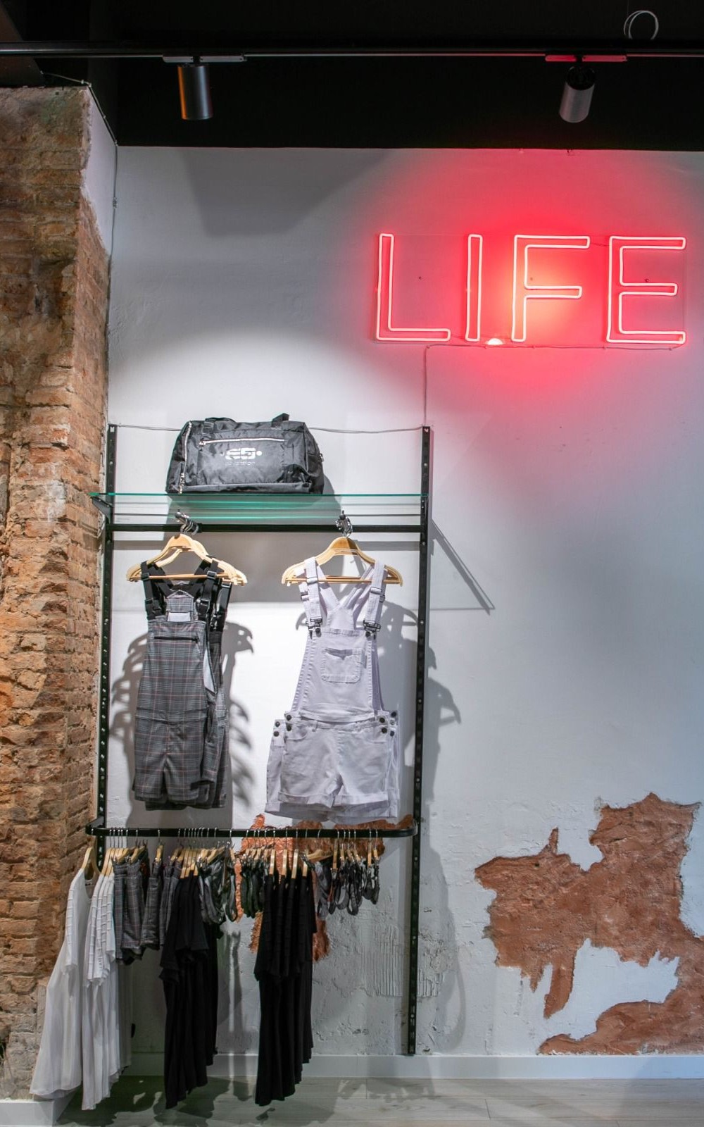 Az ES Collection barcelonai flagship üzletének belseje